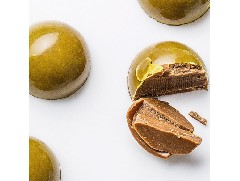 酒香十足的檸檬巧克力！入口香醇